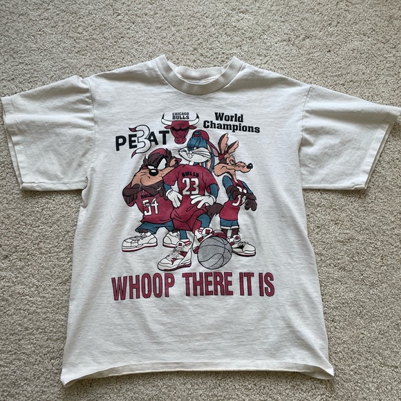 Warner Bros. Other - Vintage Chicago Bulls Loony Tunes T-shirt Made in USA